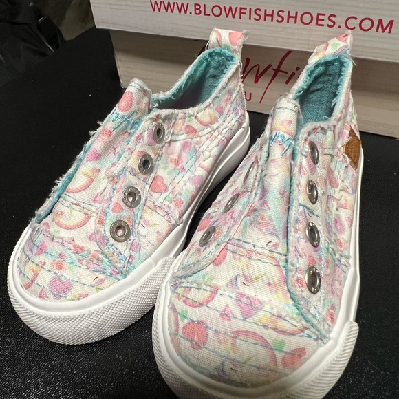 Toddler blowfish shoes - Picture 3 of 3